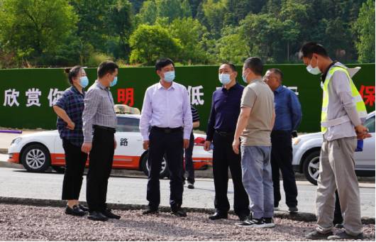 六安市公路管理處黨委書(shū)記、主任楊廣來(lái)一行蒞臨指導(dǎo)我司項(xiàng)目